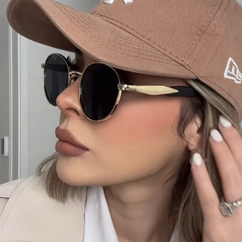 Hot Selling Luxury High End Women's Fashion Gold Border Full Rim Oval Sunglasses with Anti-Reflective Lenses % UV Protection
