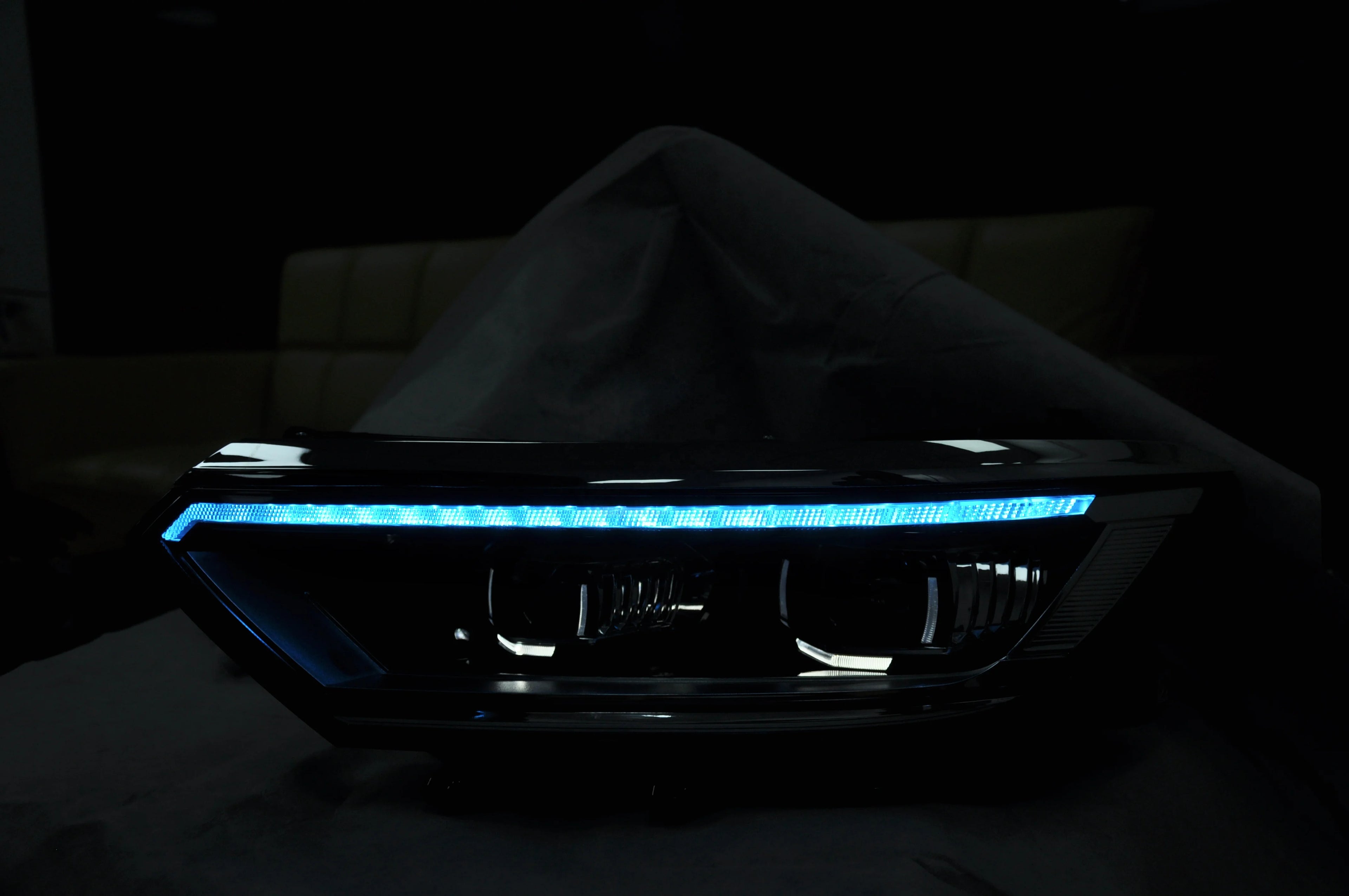 Car Accessories Blue Light of Headlight for V W PASSAT  /MAGOTAN B8 2016- 2018LED  Headlamp Used for Aotu  Modified Cars