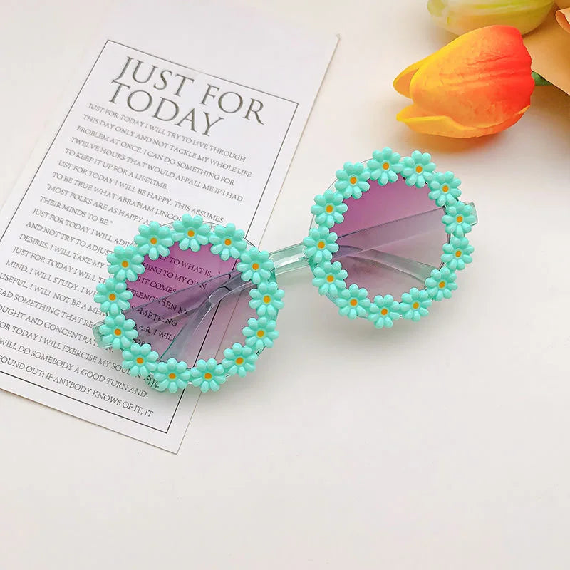2022 New Girl Boys Cute Sunglasses Flower Outdoor Children Lovely Vintage Sunglasses UV400 Classic Toddler Kids Shades