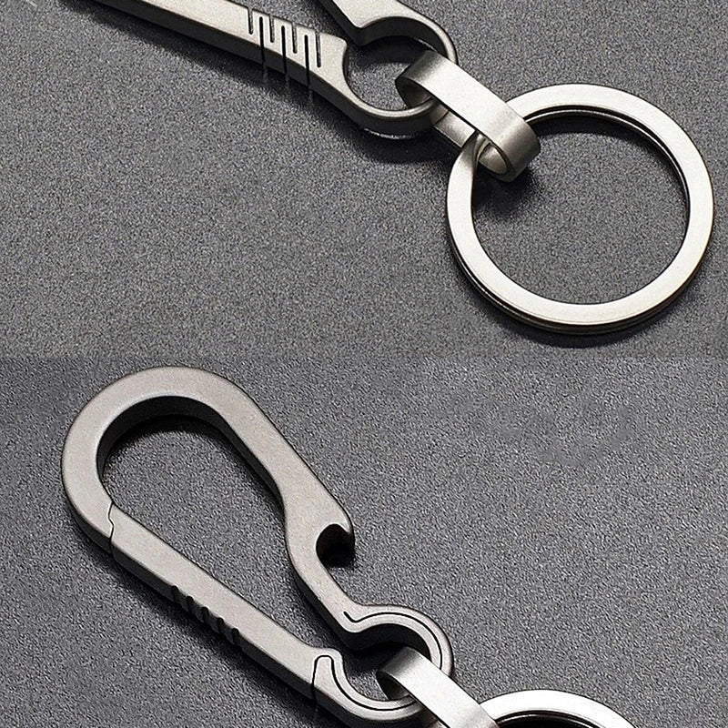 Titanium Buckles EDC Outdoor Tool Titanium Alloy Keychain Tiranium Buckle Key Ring Car Accessories Keychain Pendant Gift for Man