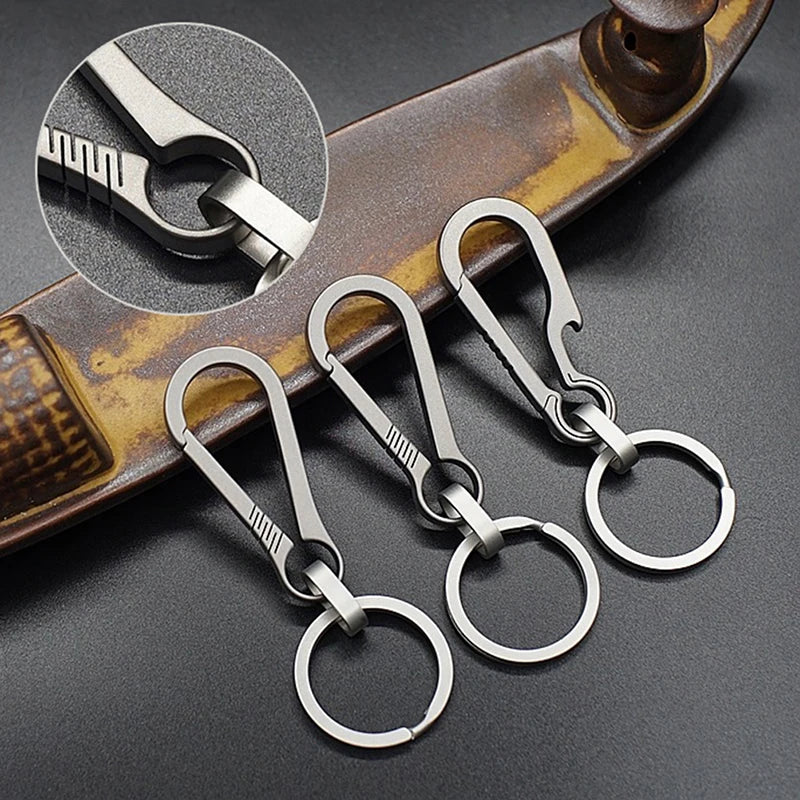 Titanium Buckles EDC Outdoor Tool Titanium Alloy Keychain Tiranium Buckle Key Ring Car Accessories Keychain Pendant Gift for Man