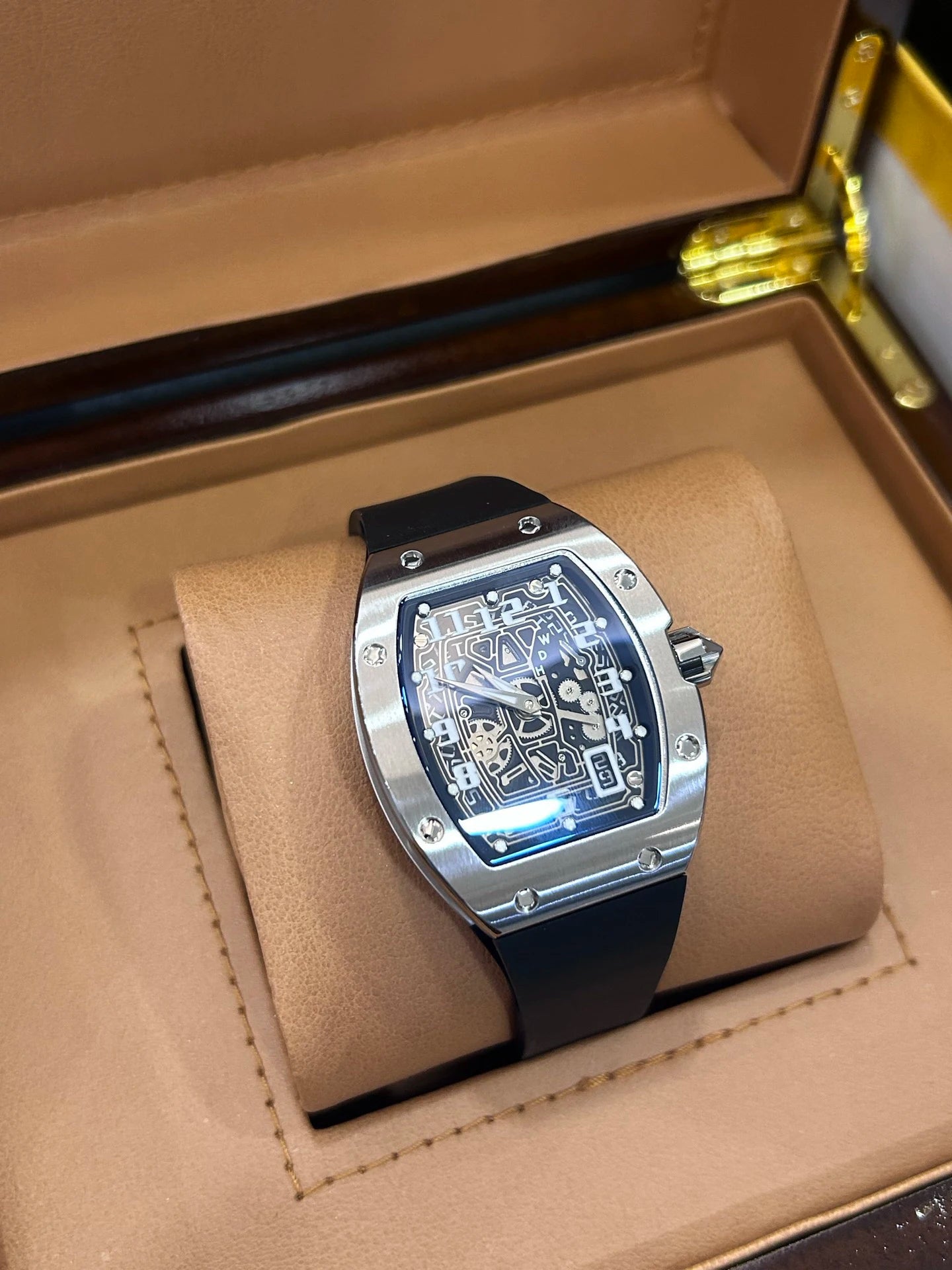 Top Version of 6701 Fully Automatic Men's Mechanical Tonneau Case Watch with Rubber Band Thick Stainless Steel Watch