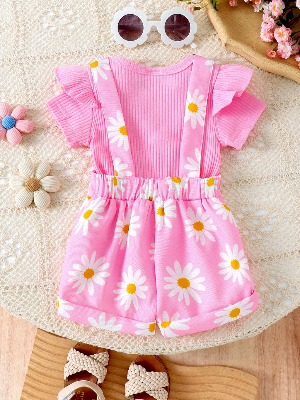 2PCS Summer New Sweet And Cute Girls And Babies Solid Color Short-Sleeved Top + Pink Love Printed Suspender Shorts