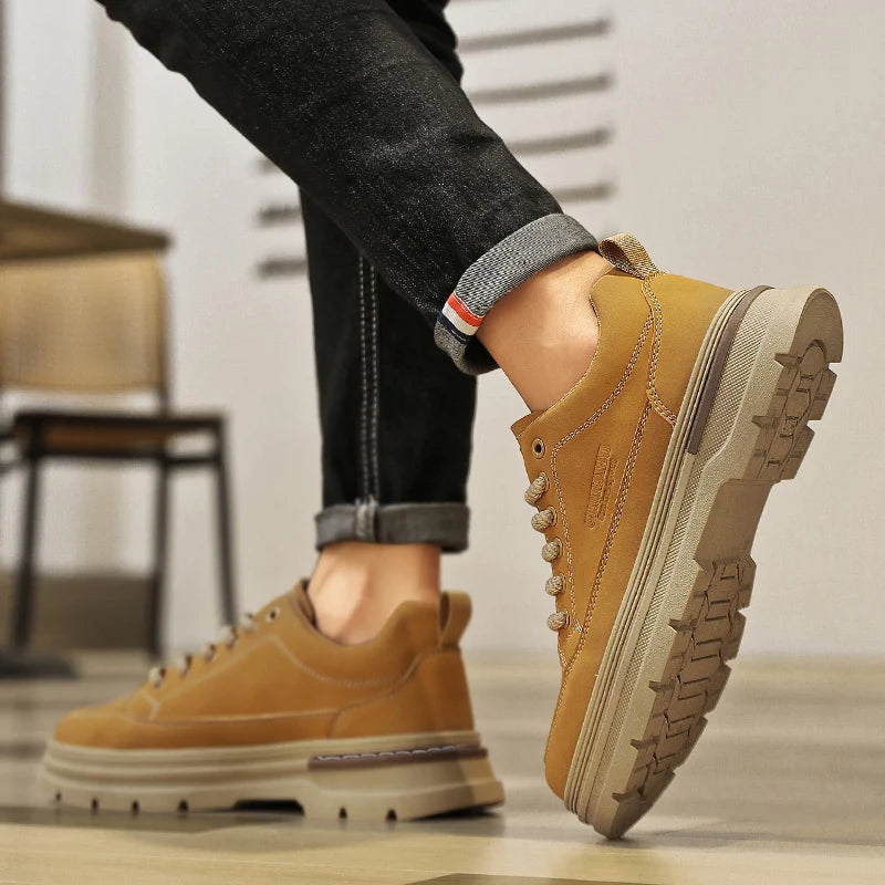 Men Leather Casual Shoes Outdoor Thick Sole Men Work Boots Comfortable Walking Sports Shoes for Men Designer Anti-Slip Men Shoes