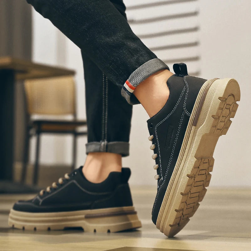 Men Leather Casual Shoes Outdoor Thick Sole Men Work Boots Comfortable Walking Sports Shoes for Men Designer Anti-Slip Men Shoes