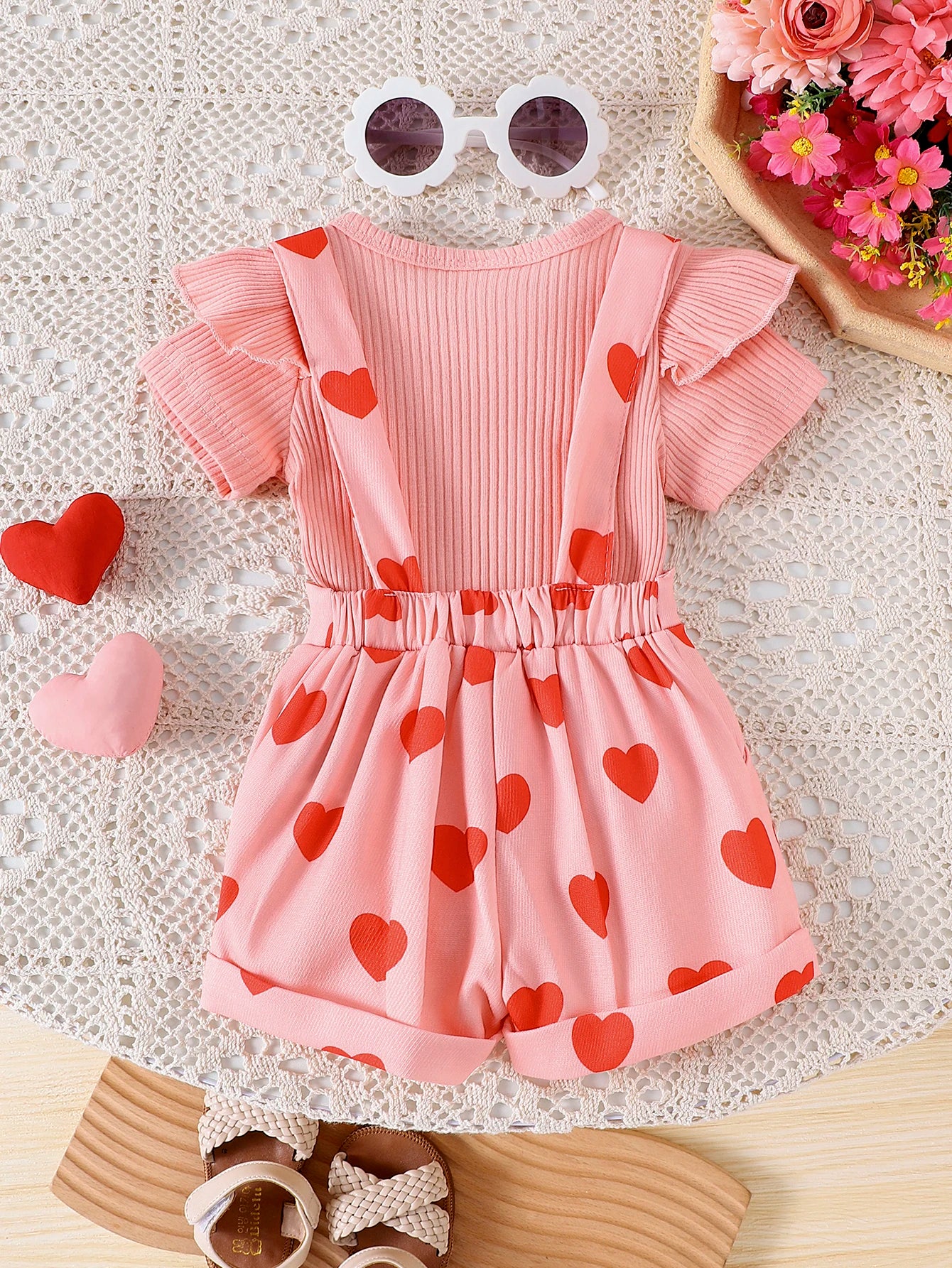 2PCS Summer New Sweet And Cute Girls And Babies Solid Color Short-Sleeved Top + Pink Love Printed Suspender Shorts