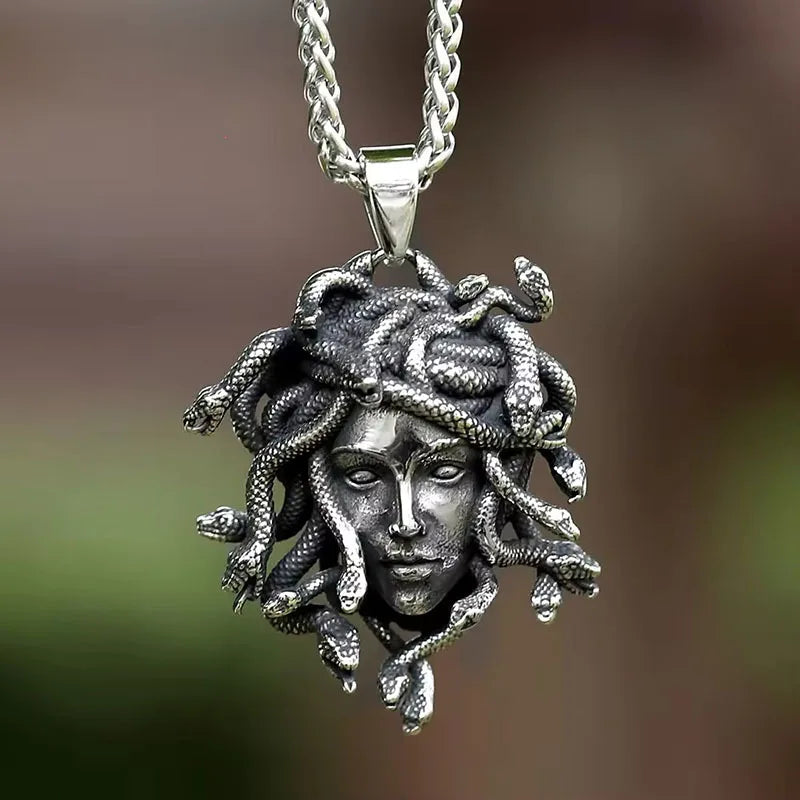 Collier Femme Medusa Pendant Gothic Ancient Greek Snake Necklace Para Hombre Femme Cadeau