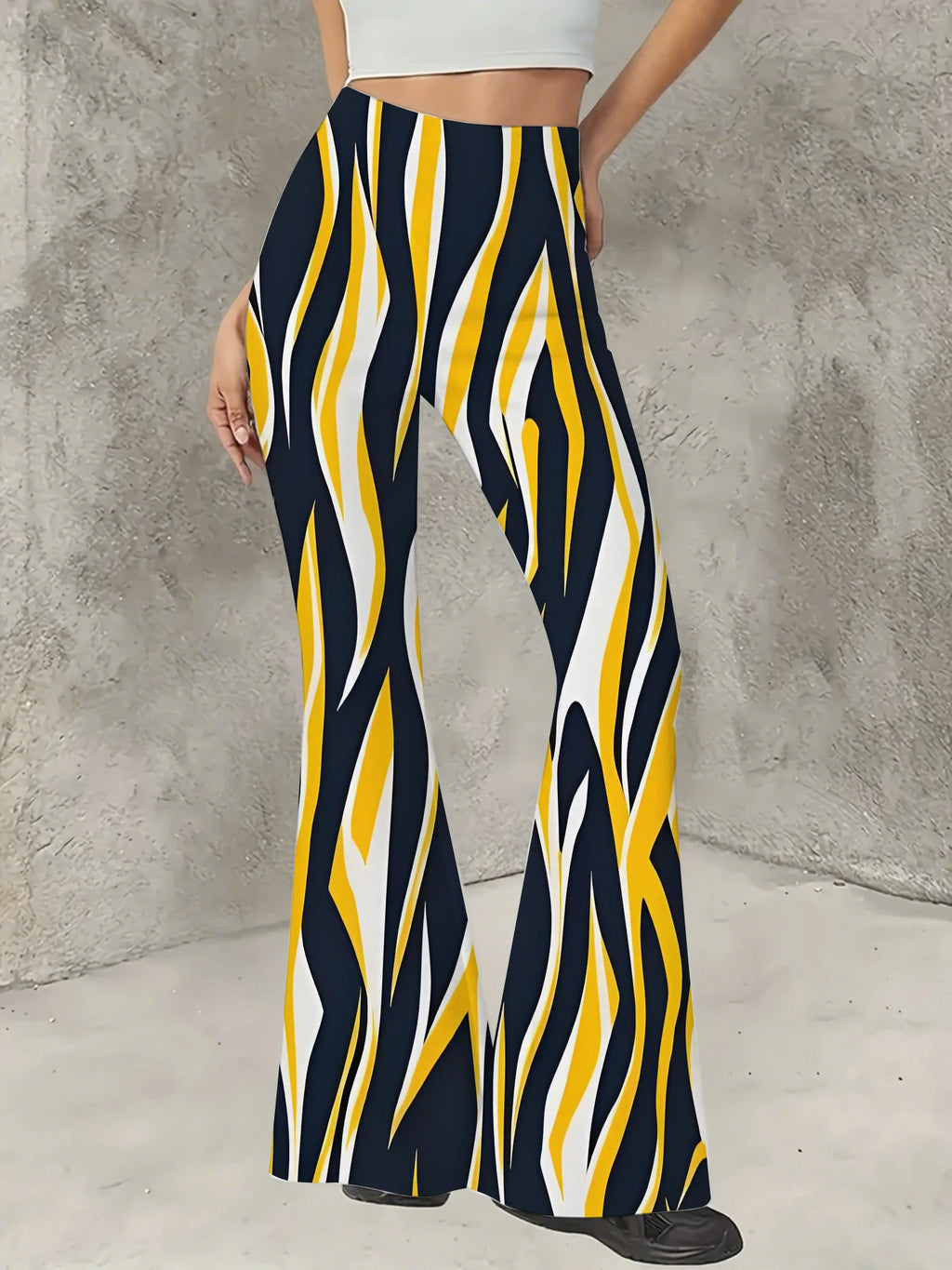 Flared Pants for Leg Shaping Commute Suitable Casual Trousers for Women Enhance Silhouette Comfortable Streetwear