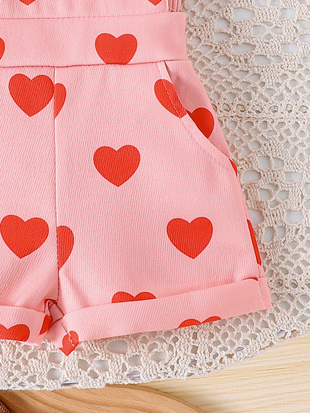 2PCS Summer New Sweet And Cute Girls And Babies Solid Color Short-Sleeved Top + Pink Love Printed Suspender Shorts