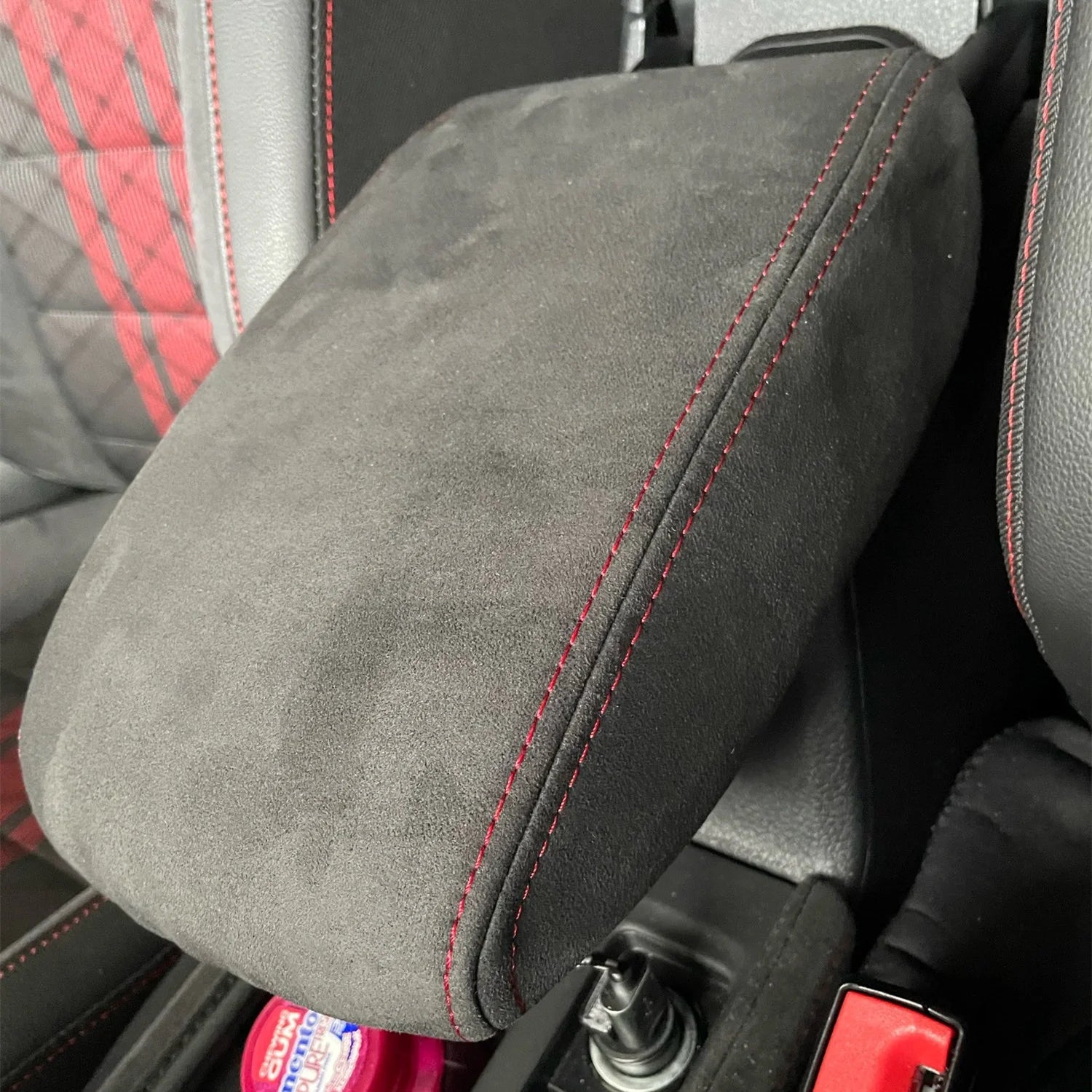 For SKODA KODIAQ SKODA KAROQ 17-22 Accessories Leather suede warp Central Armrest Box Protection Sleeve Decoration modification